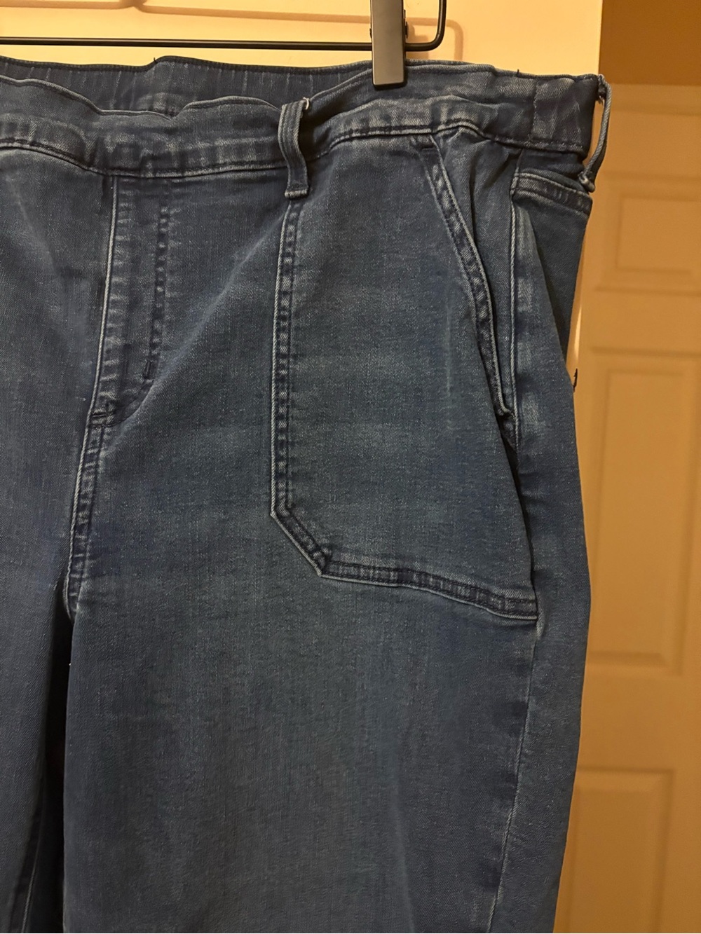 Denim&Co Relaxed Mid-Blue Boyfriend Jeans Size 20W - Picture 3 of 8